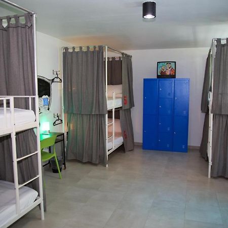 Nomada Beach Hostel- Isla Verde سان خوان المظهر الخارجي الصورة