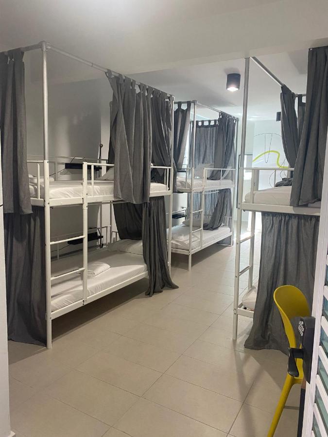 Nomada Beach Hostel- Isla Verde سان خوان المظهر الخارجي الصورة
