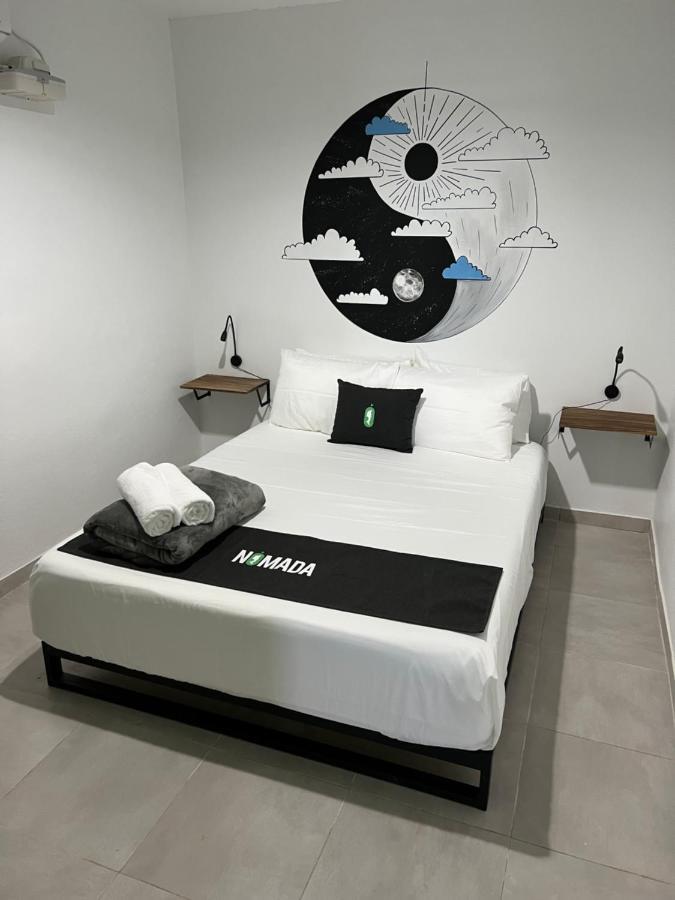 Nomada Beach Hostel- Isla Verde سان خوان المظهر الخارجي الصورة