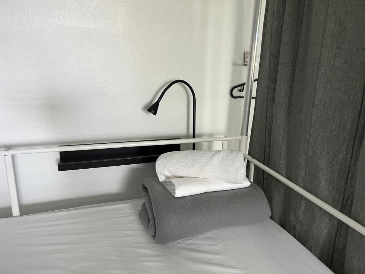 Nomada Beach Hostel- Isla Verde سان خوان المظهر الخارجي الصورة