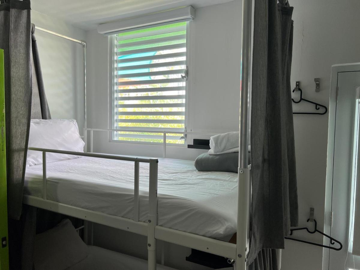 Nomada Beach Hostel- Isla Verde سان خوان المظهر الخارجي الصورة