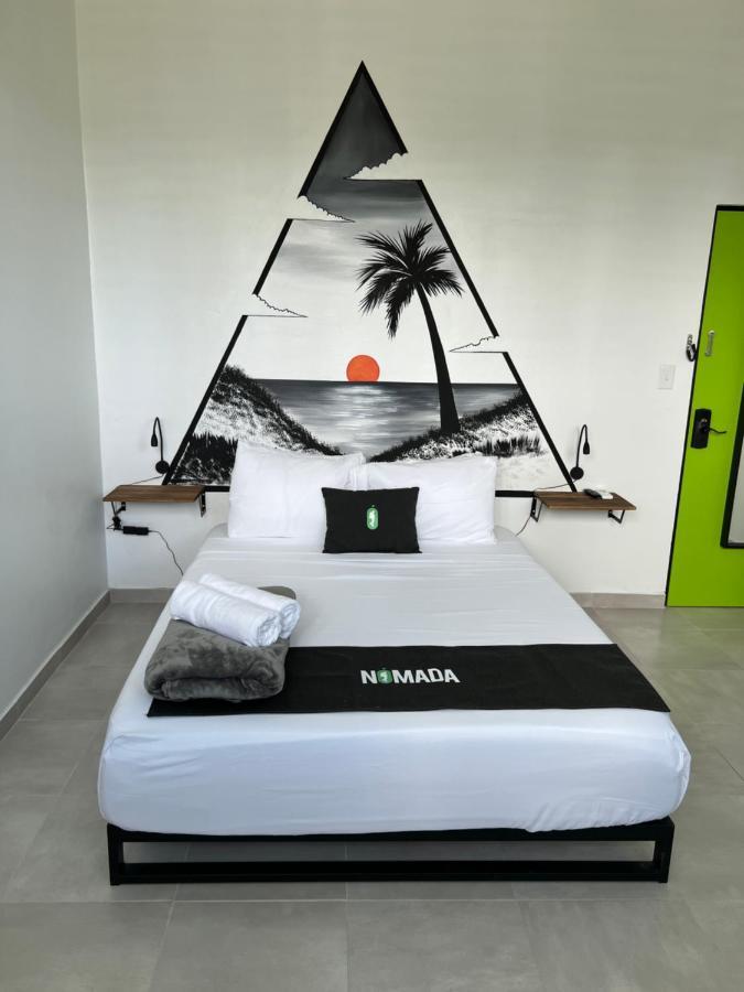 Nomada Beach Hostel- Isla Verde سان خوان المظهر الخارجي الصورة