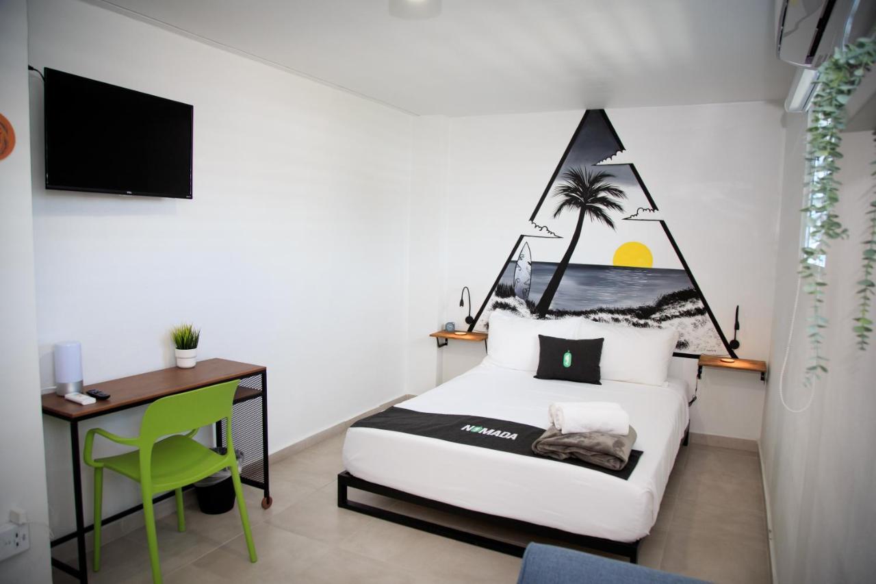 Nomada Beach Hostel- Isla Verde سان خوان المظهر الخارجي الصورة