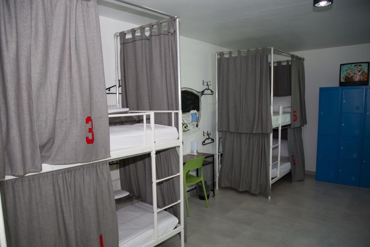 Nomada Beach Hostel- Isla Verde سان خوان المظهر الخارجي الصورة