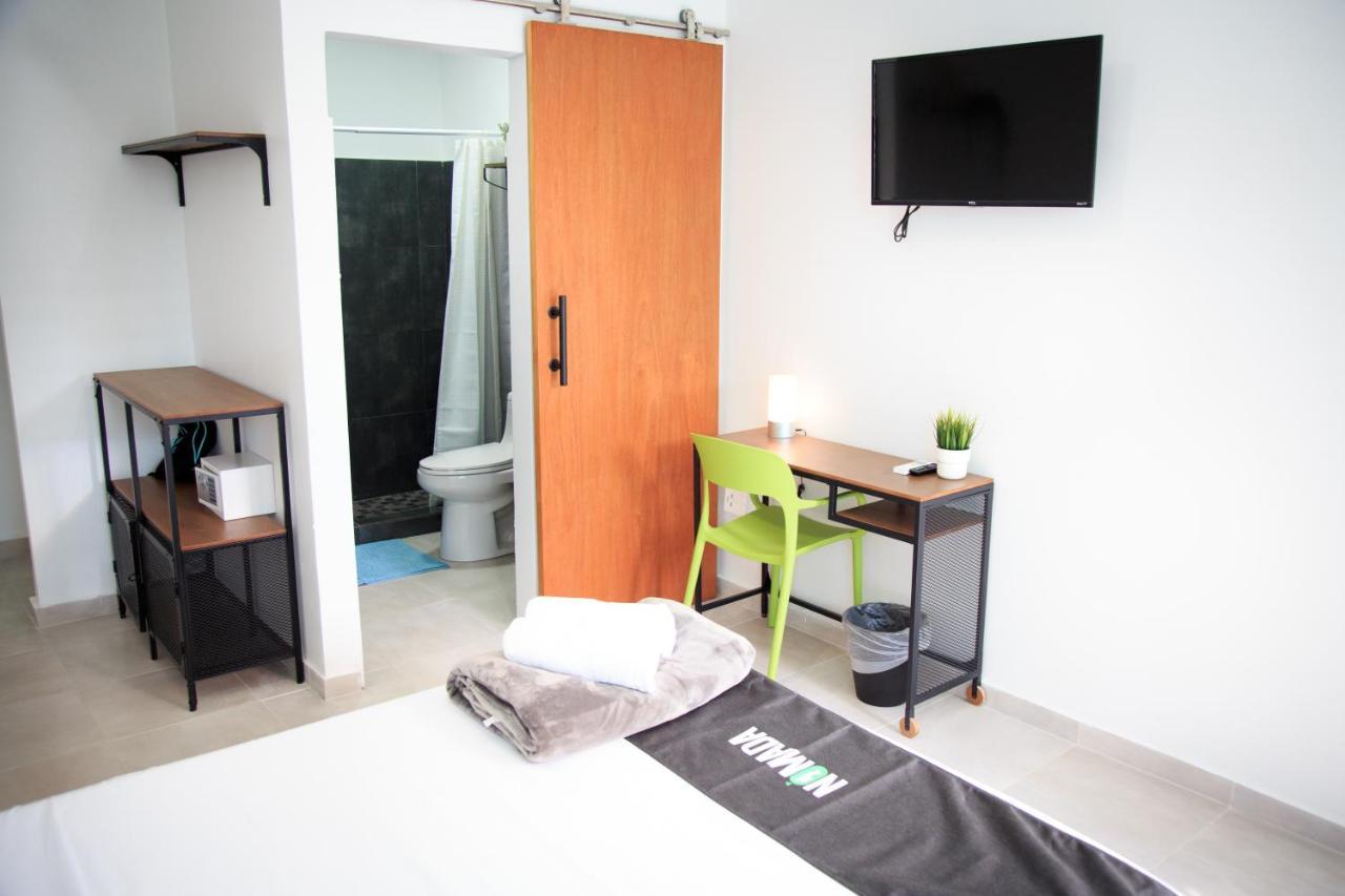 Nomada Beach Hostel- Isla Verde سان خوان المظهر الخارجي الصورة