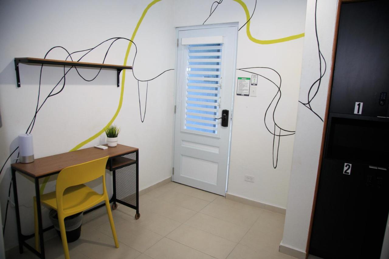 Nomada Beach Hostel- Isla Verde سان خوان المظهر الخارجي الصورة