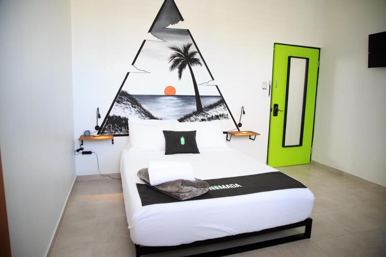 Nomada Beach Hostel- Isla Verde سان خوان المظهر الخارجي الصورة