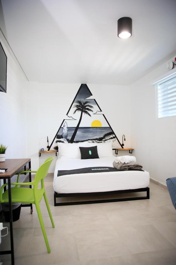 Nomada Beach Hostel- Isla Verde سان خوان المظهر الخارجي الصورة