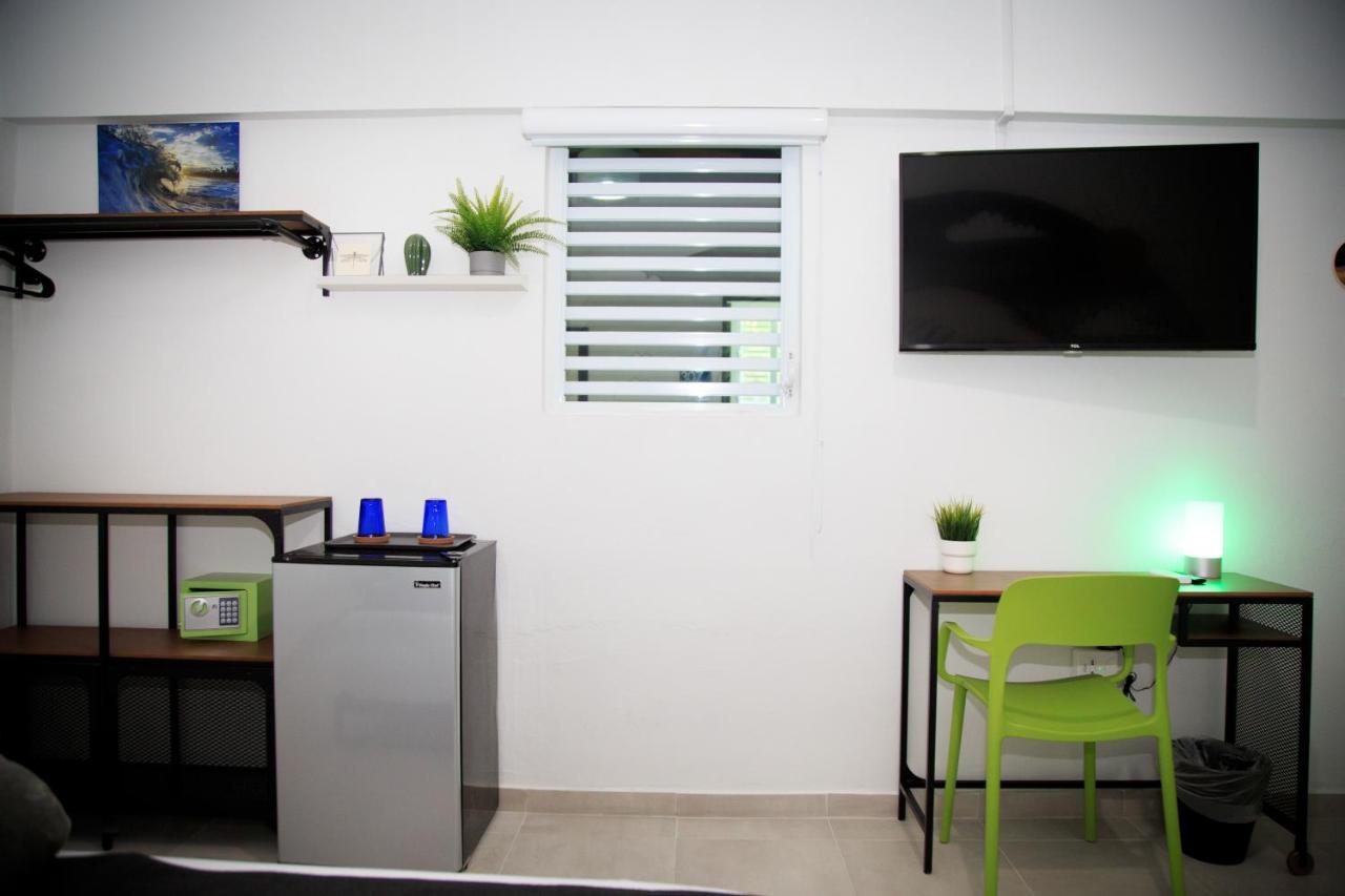 Nomada Beach Hostel- Isla Verde سان خوان المظهر الخارجي الصورة